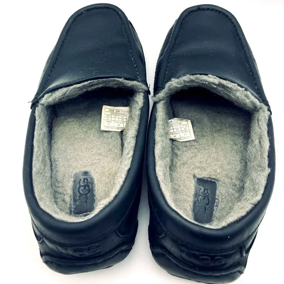 UGG Ascot Men's Black Leather Loafers 8/260