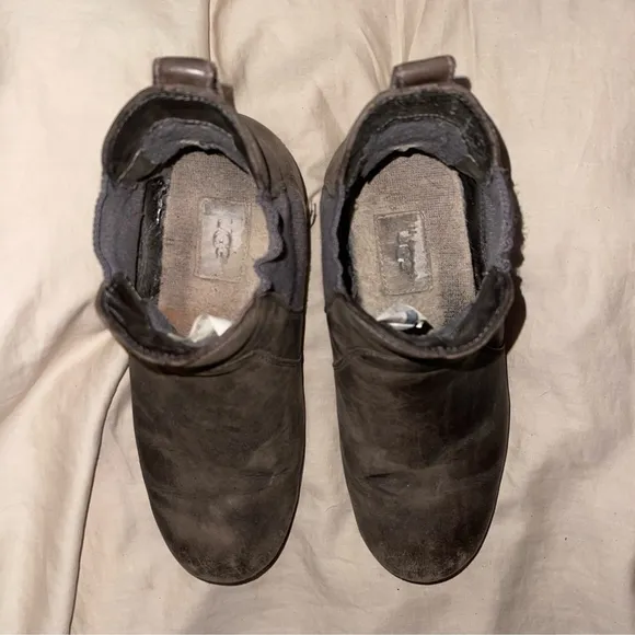 UGG Bonham II Waterproof Leather Chelsea Boots Size 8