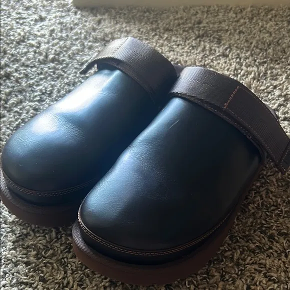 UGG Brown Leather Goldenstar