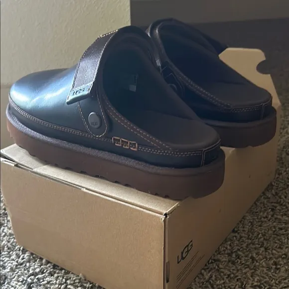UGG Brown Leather Goldenstar