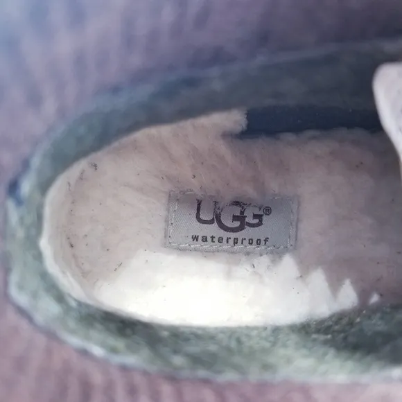 UGG Cayli Waterproof Ankle Boots - Brown - size 7.5