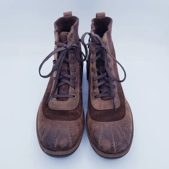 UGG Cayli Waterproof Ankle Boots - Brown - size 7.5