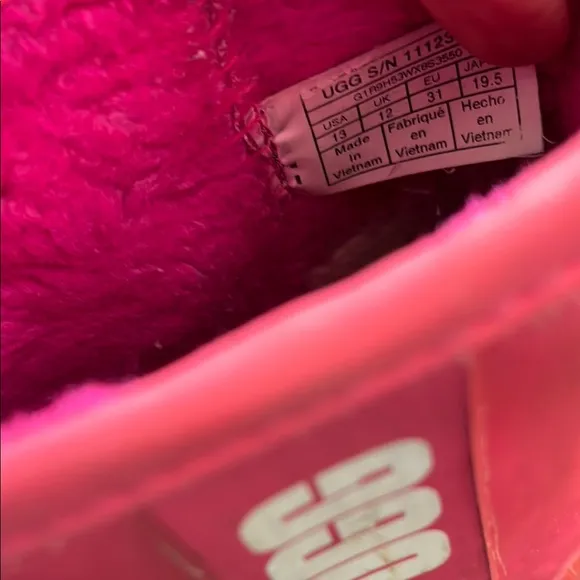 UGG Classic Clear Mini Boot in Hot Pink (Dragon Fruit) Girls Size 13