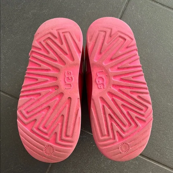 UGG Classic Clear Mini Boot in Hot Pink (Dragon Fruit) Girls Size 13