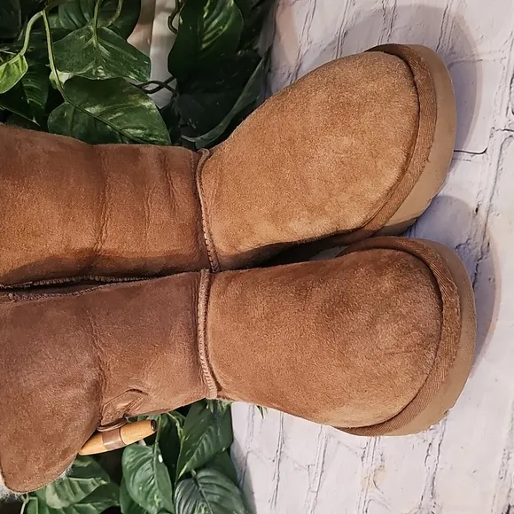 UGG Keely Waterproof Shearling Lined Boots 8