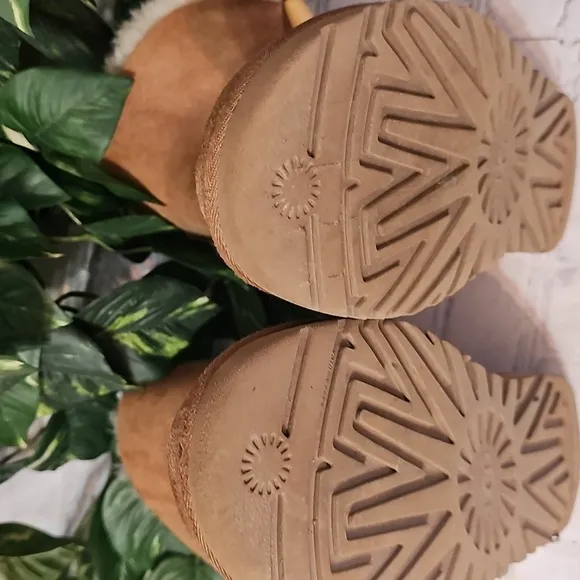 UGG Keely Waterproof Shearling Lined Boots 8
