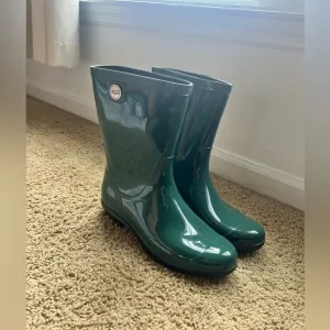 Ugg Pine Green Rubber Waterproof Fabric Lined Rain Boots Mid Calf Women SZ 10