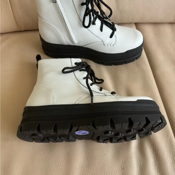 UGG Sidnee White Leather Combat Platform Chunky Boots Size 8,5