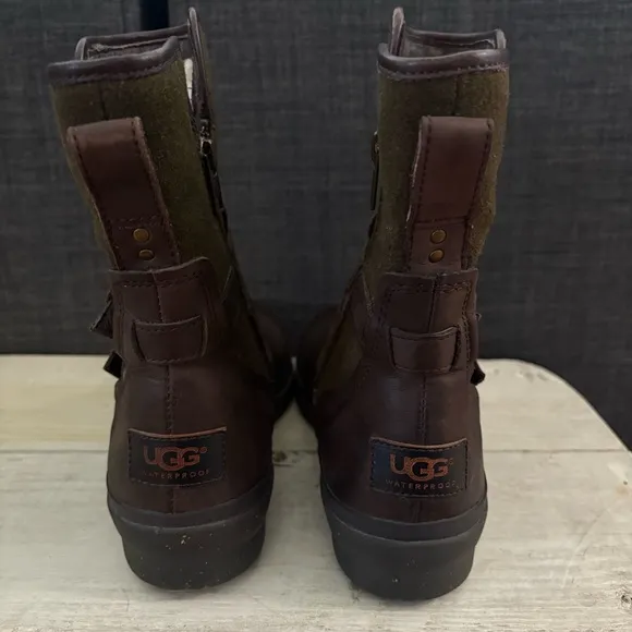 UGG Simmens Leather Waterproof Boots Brown and Green Size 8