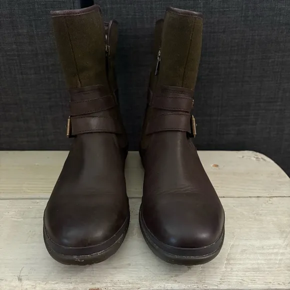 UGG Simmens Leather Waterproof Boots Brown and Green Size 8