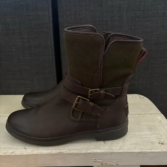 UGG Simmens Leather Waterproof Boots Brown and Green Size 8