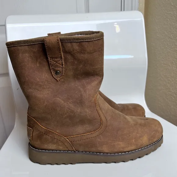 Ugg Unisex Waterproof Chestnut Boots Size 5 Kids Unisex