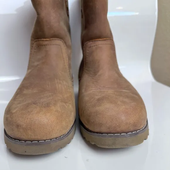 Ugg Unisex Waterproof Chestnut Boots Size 5 Kids Unisex