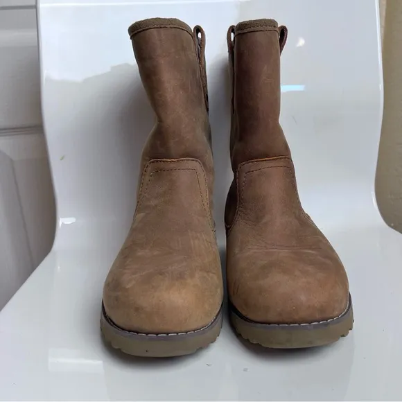 Ugg Unisex Waterproof Chestnut Boots Size 5 Kids Unisex