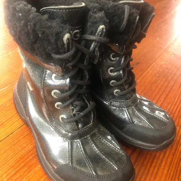 UGG waterproof snow boots shimmer black pink sz 1