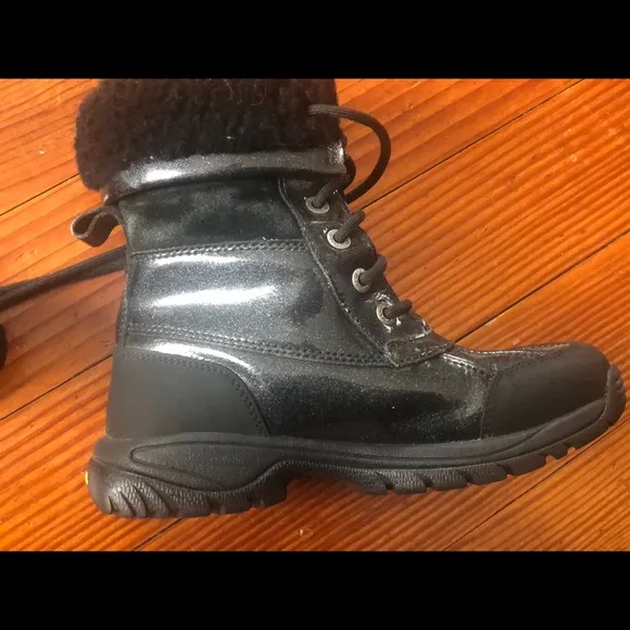 UGG waterproof snow boots shimmer black pink sz 1