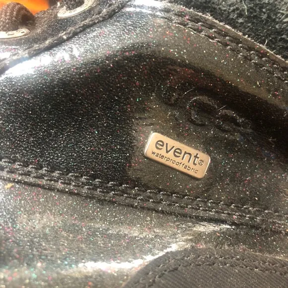 UGG waterproof snow boots shimmer black pink sz 1
