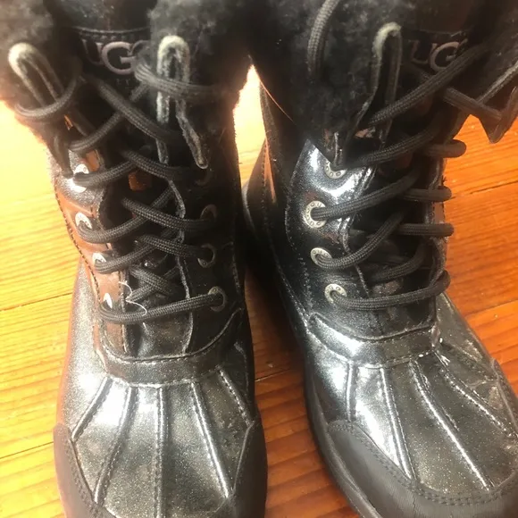 UGG waterproof snow boots shimmer black pink sz 1