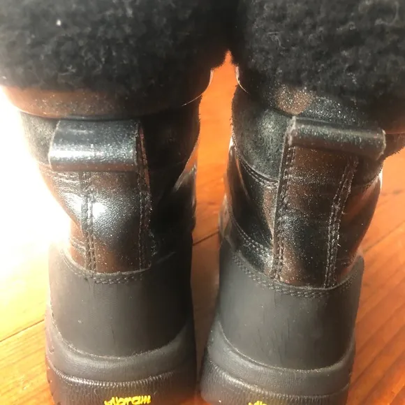 UGG waterproof snow boots shimmer black pink sz 1