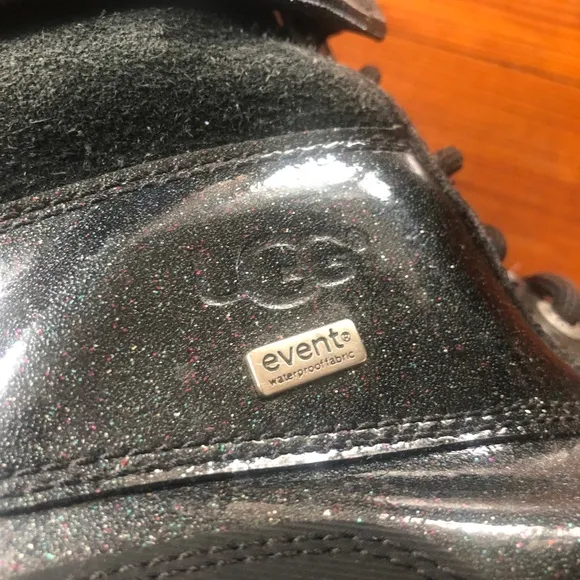 UGG waterproof snow boots shimmer black pink sz 1