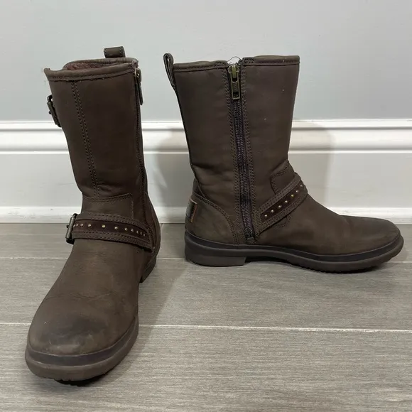 UGG Women's Jenise Winter Waterproof Insulated Rain Boots Stout Brown Size 5M US