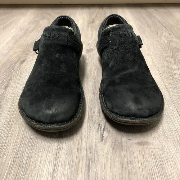Ugg Women's Size 7 Oleander Black Suede Slip On Clog Moccasin Leather Shoes