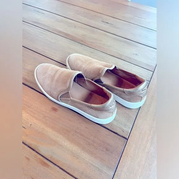 UGG Cas Double GoreSneakers | Tan Slip-On UGG Shoes; Size 7