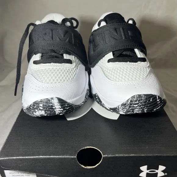 Under Armor PS Zone Basketball Shoes Youth Boys Girls 1Y NEW