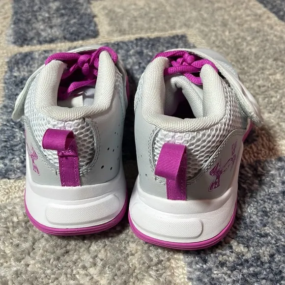Under Armour 4Y Big Girls Sneakers Shoes Velcro Strap Lace Up New 4 Pink Gray