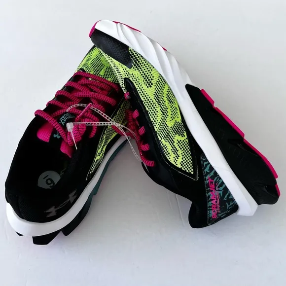 Under Armour Boys'Scramjet  Running Shoes 3024994-001 Size 6Y NEW! Multicolor