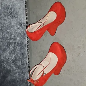 Unique Tomato Red Suede Ankle Strap Closed Unique Heels Shoes size 6