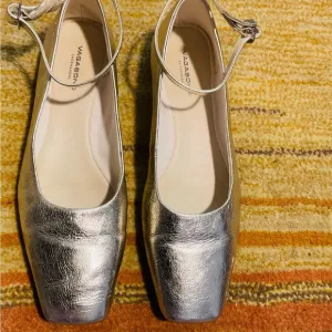 Vagabond Women's Silver Ankle Strap Shoes