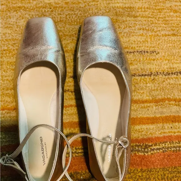 Vagabond Women's Silver Ankle Strap Shoes