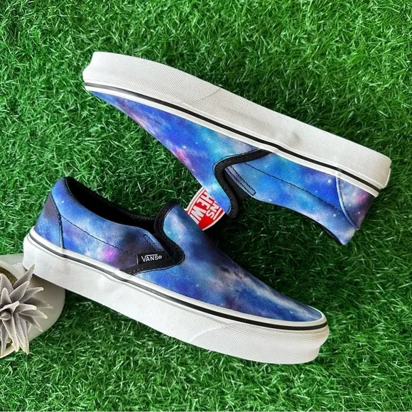 💫Vans Classic Slip On Galaxy SEND OFFERS