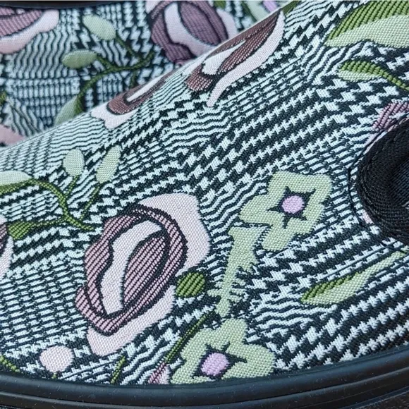 Vans Classic Slip-on Stackform Tapestry Floral Shoes Size W-8