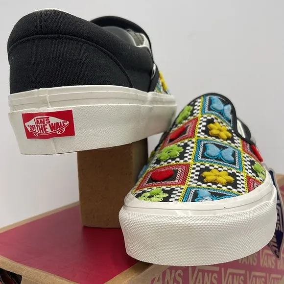 Vans WMNS Black Multicolor Classic Slip-OnCraft Multi BlackVN0A7Q58F3H Sneaker