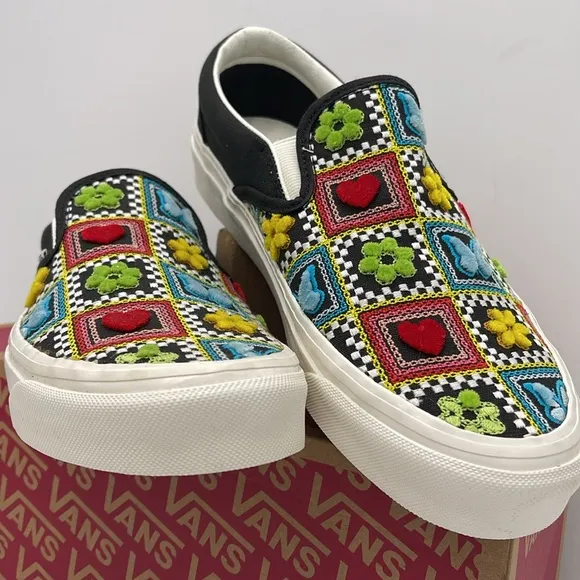 Vans WMNS Black Multicolor Classic Slip-OnCraft Multi BlackVN0A7Q58F3H Sneaker