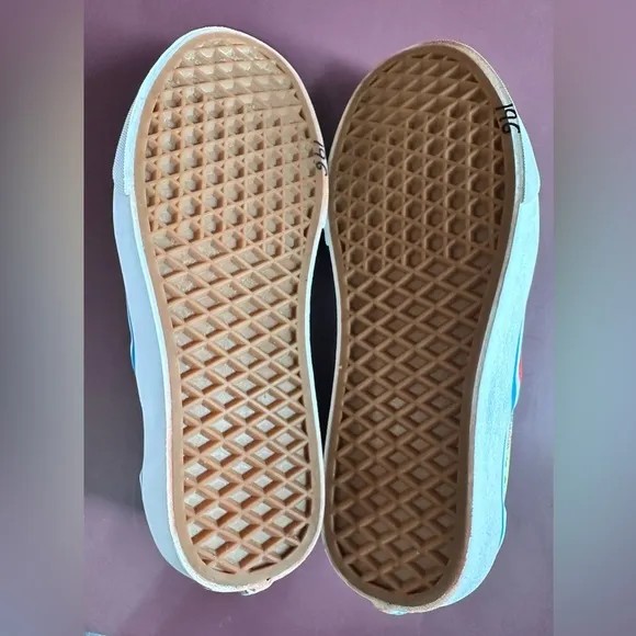 Vans x Where's Waldo Slip-On Shoes Unisex 🌟