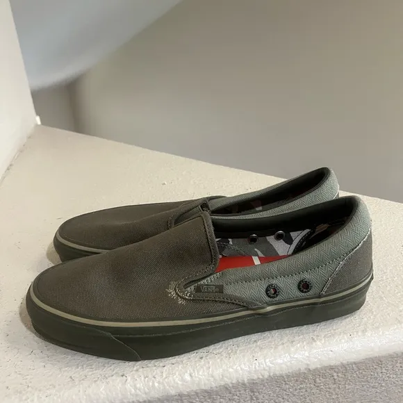 VAULT‎ BY VANS X NIGEL CABOURN OG CLASSIC SLIP-ON Khaki Army Green Shoes 10.5