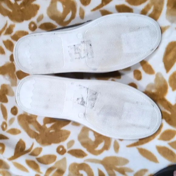 VINCE CAMUTO Men's Gray Loafers