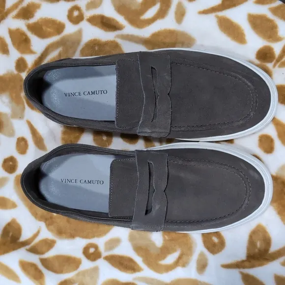 VINCE CAMUTO Men's Gray Loafers