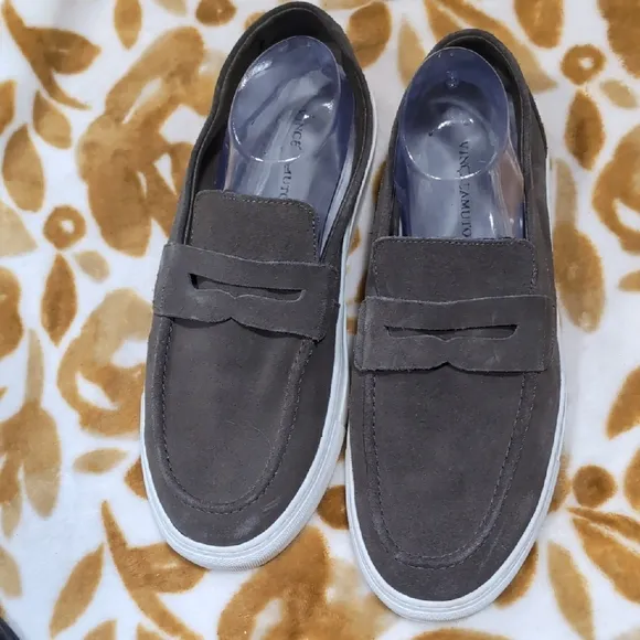 VINCE CAMUTO Men's Gray Loafers