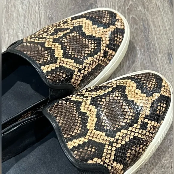 VINCE Size 7 Women’s Snakeskin Slip On Loafer Shoes
