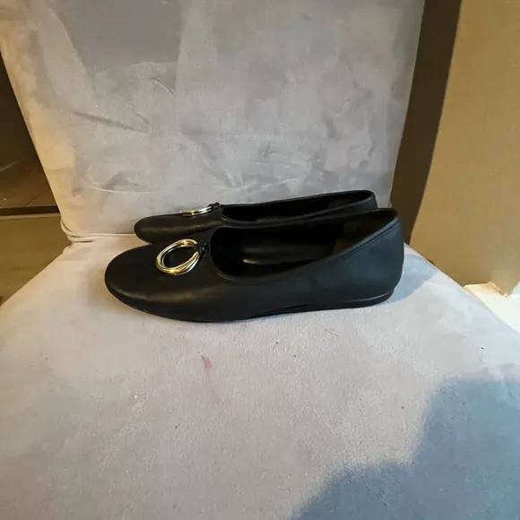 Vince Womens Didi O-Ring Ballet Flat 6M Black Soft Leather Loafers Comfort Shoes