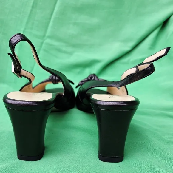 VINTAGE 2004Taryn Rose CHER-NAPPA  Black Slingback Women's Shoes BRAND NEW