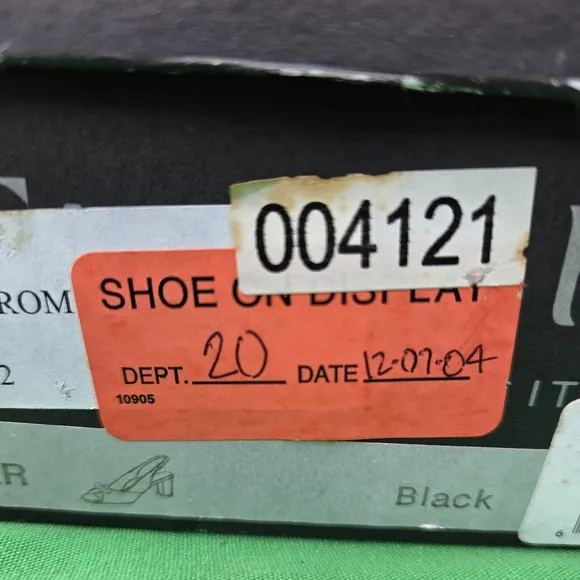 VINTAGE 2004Taryn Rose CHER-NAPPA  Black Slingback Women's Shoes BRAND NEW