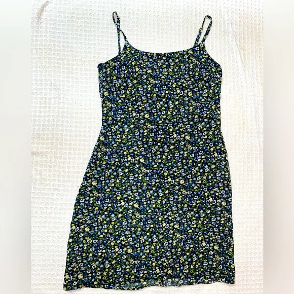 Vintage 90’s micro ditsy spaghetti dress