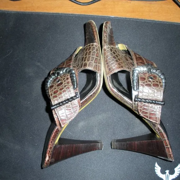 Vintage Donald Pliner  leather metallic snakeskin lcontour 3 1/2&quot; sandals heels