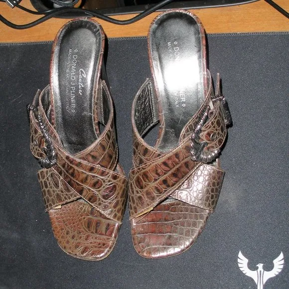 Vintage Donald Pliner  leather metallic snakeskin lcontour 3 1/2&quot; sandals heels