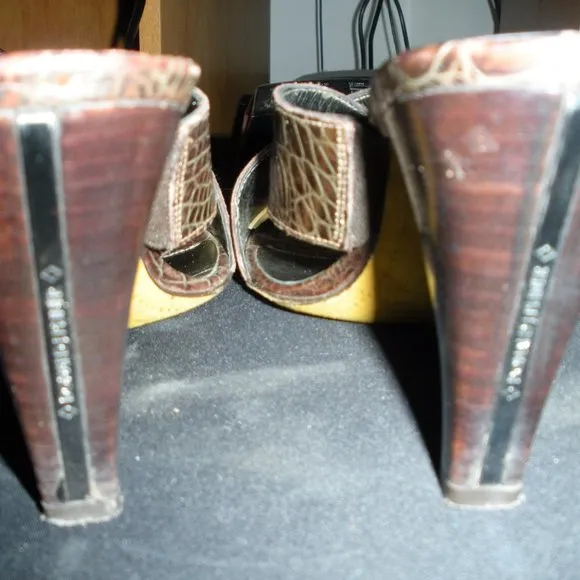 Vintage Donald Pliner  leather metallic snakeskin lcontour 3 1/2&quot; sandals heels